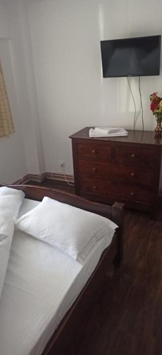 Apartament 3 camere la parter in Slănic Moldova