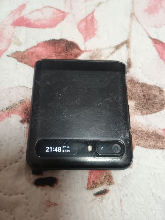 Samsung Z flip 1 за части.