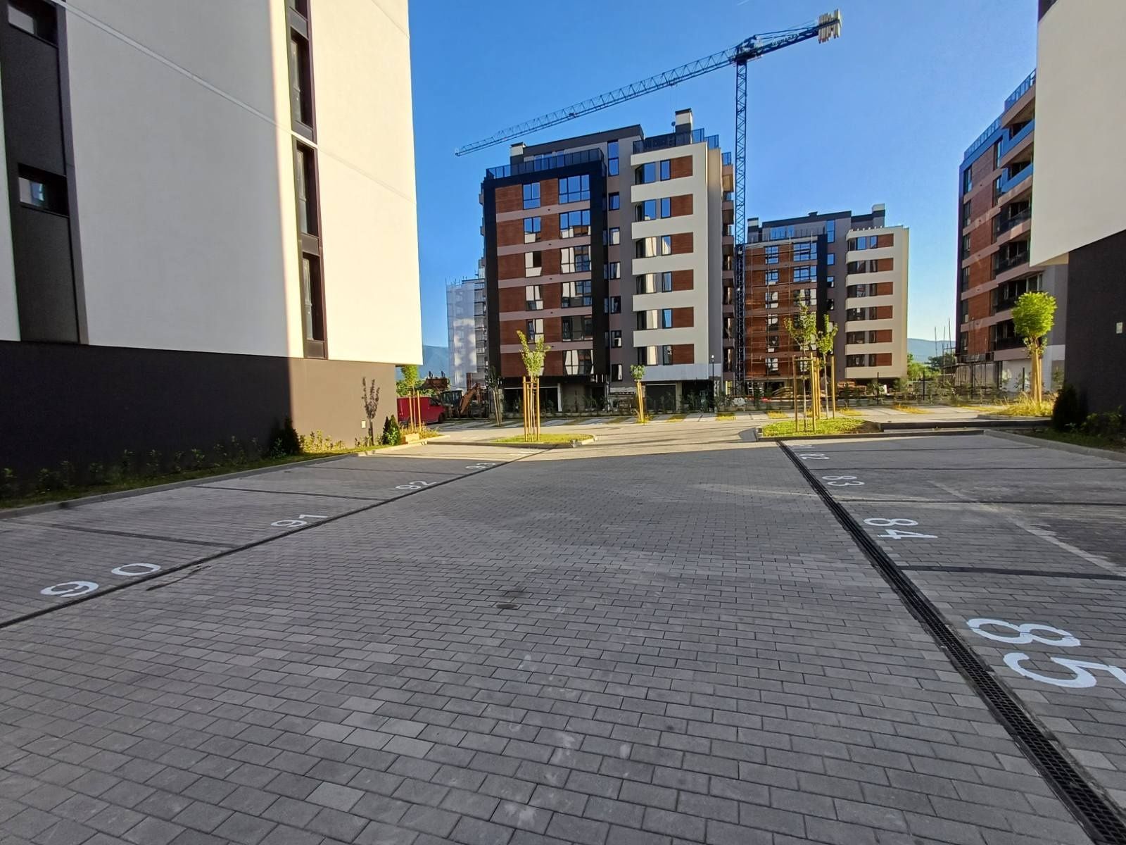 Паркомясто под наем