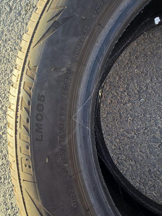 Bridgestone Blizzak LM005 225/55/17