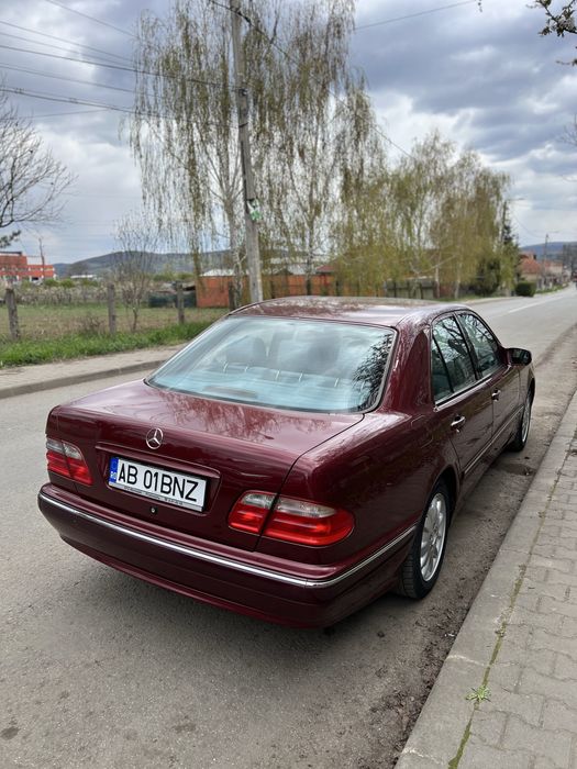 Mercedes E 200 W210