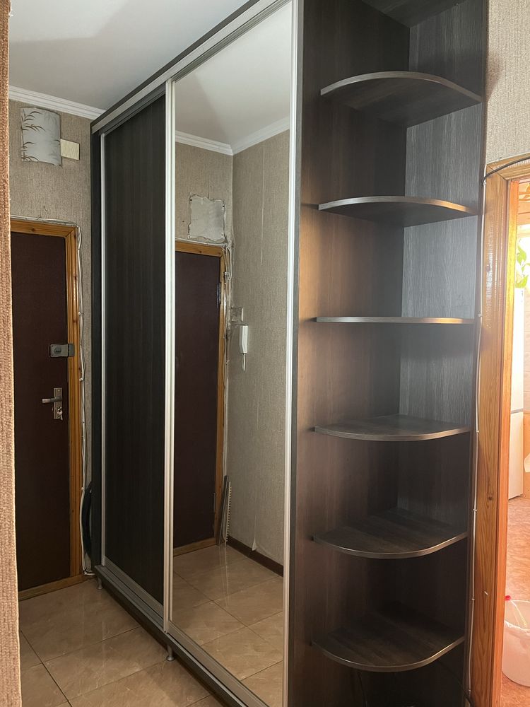 Шкаф купе с зеркалом
