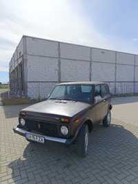 Vând Lada Niva 1.7 injecție cu servodirectie