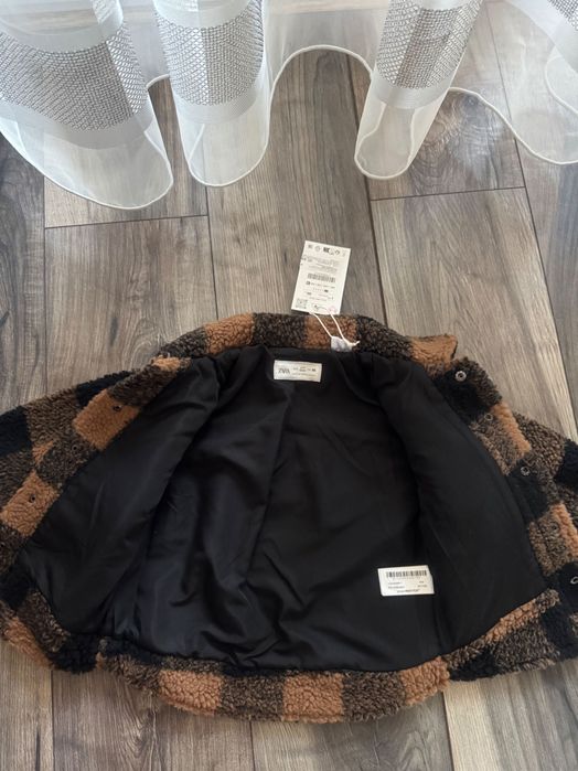 Ново яке тип риза на марката Зара. Размер 12-18 месеца, уголемено!Ново