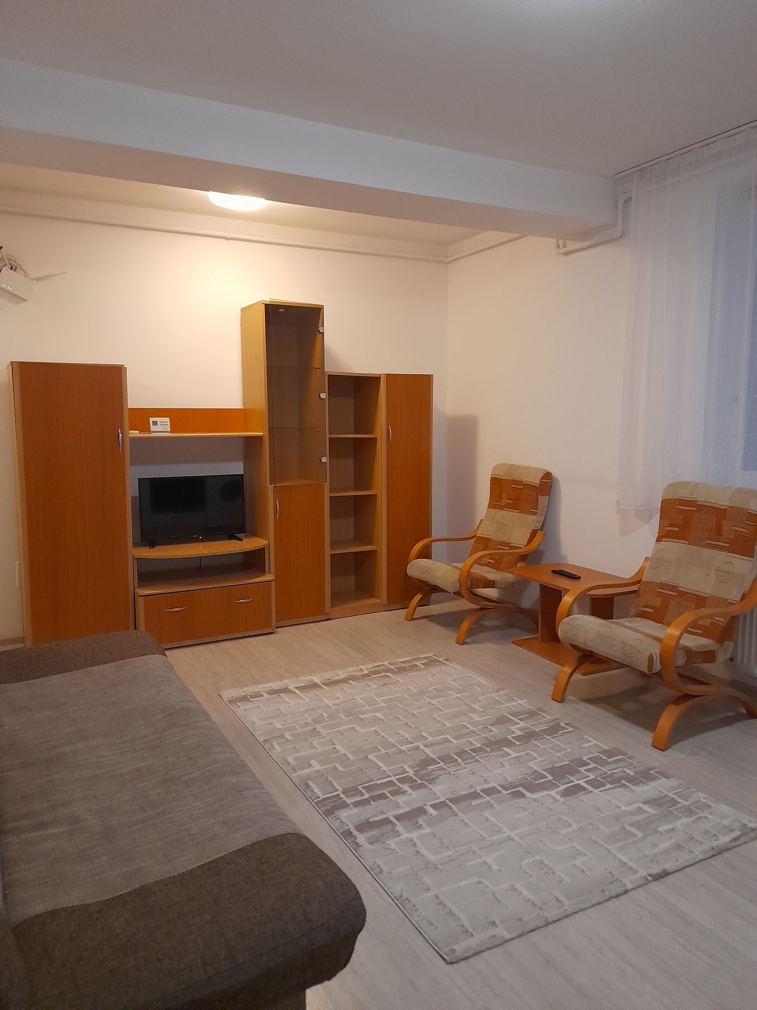 Inchiriez apartament 2 camere