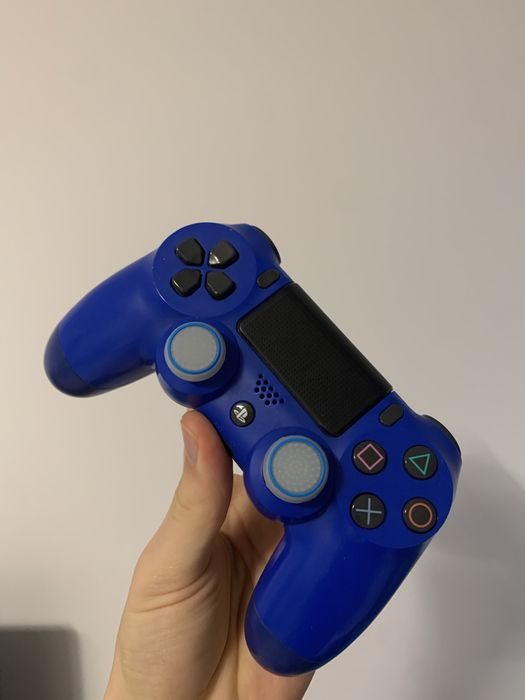 PS4 slim 1 Tb cu 2 manete si jocuri