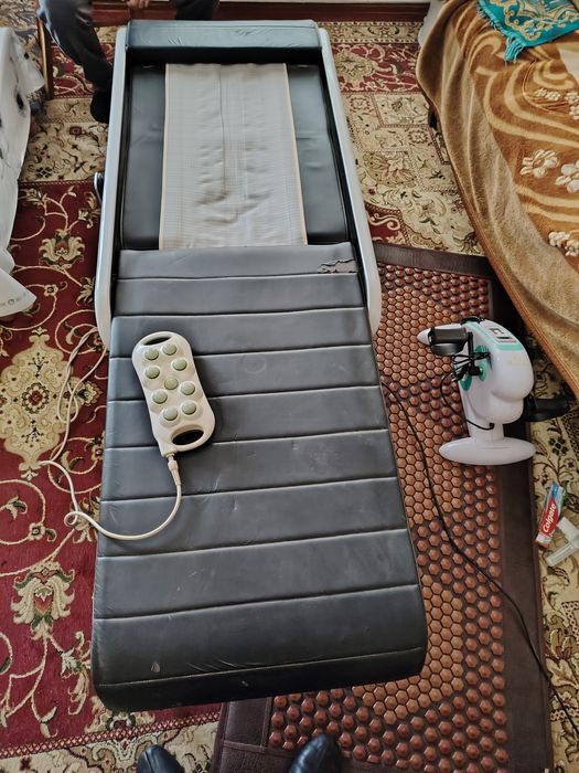 Csragem umurtqa bel massajori ham massaj qiladi ham qizdirad b/u