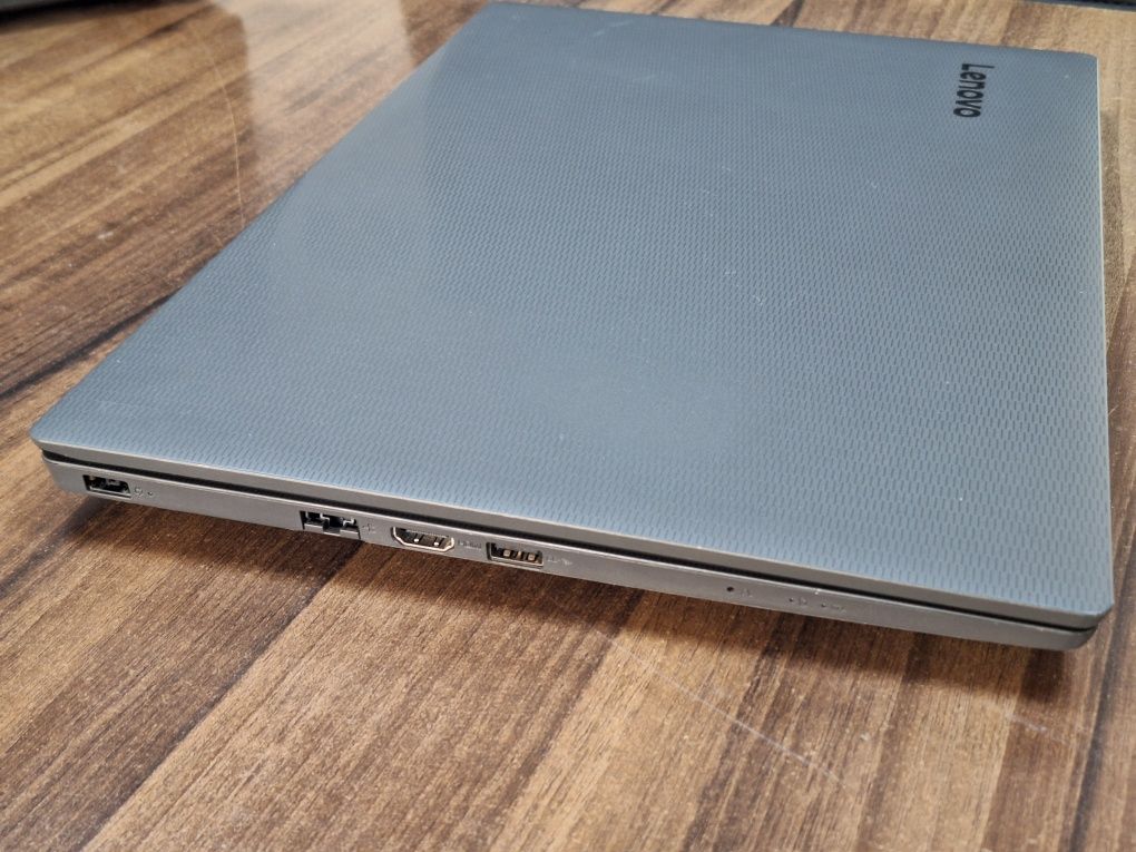 Лаптоп Lenovo V130-15IKB