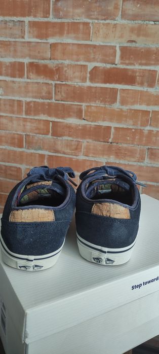 Велурени кецове Vans 41