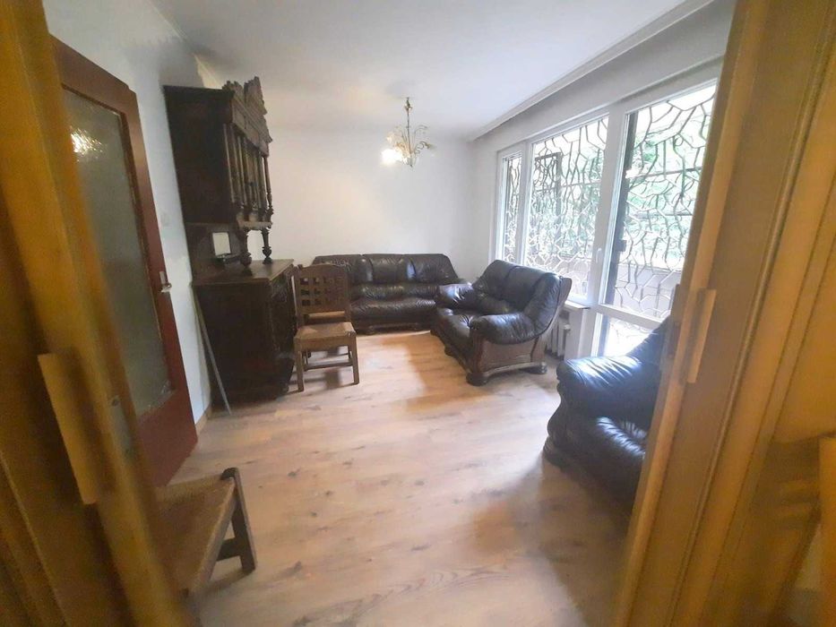 Дава се под наем Тристаен апартамент в София, Лозенец - 90 кв.м за 700 € - Снимка #2