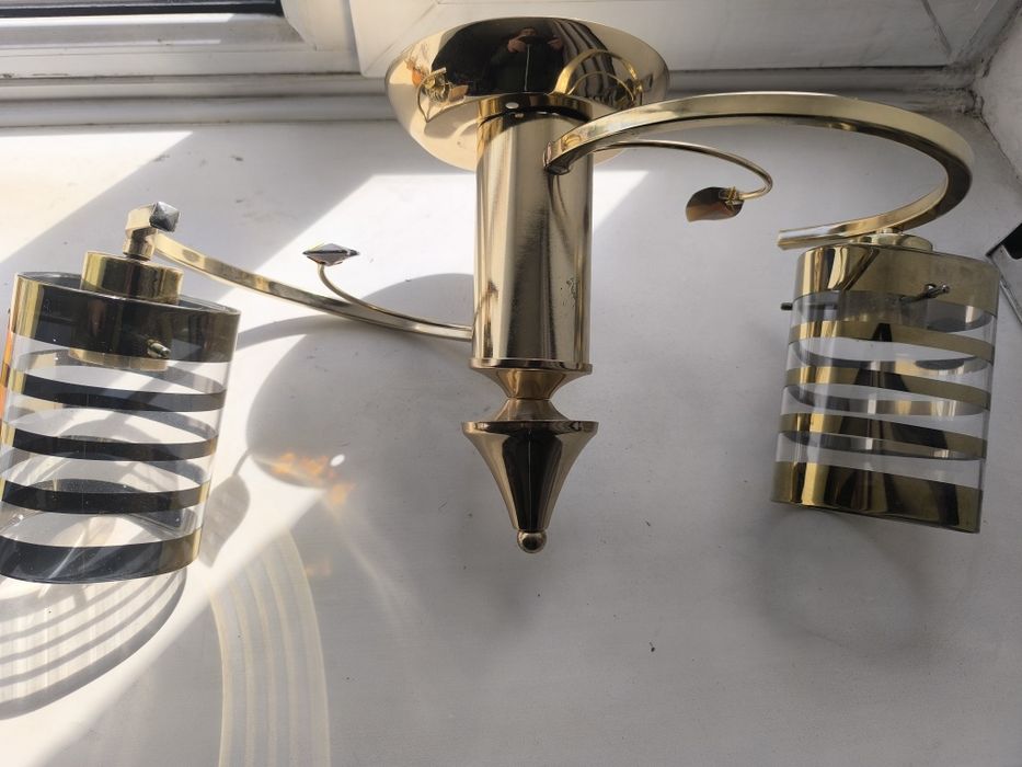 Продаю      люстру