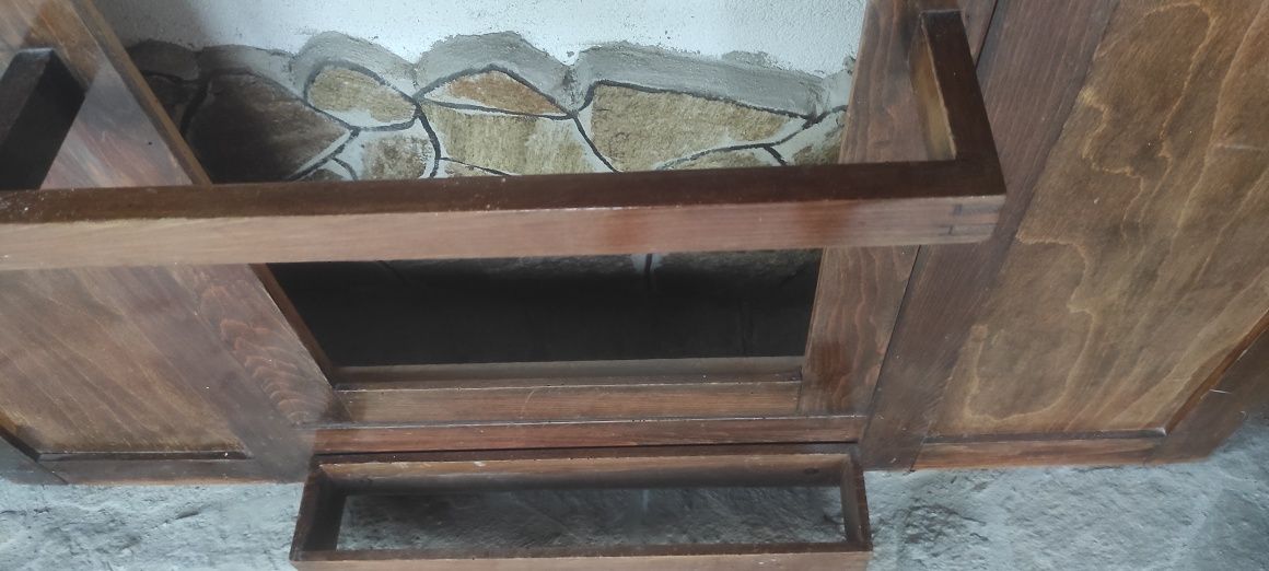 Старинно дървено портманто, масивно и много запазено