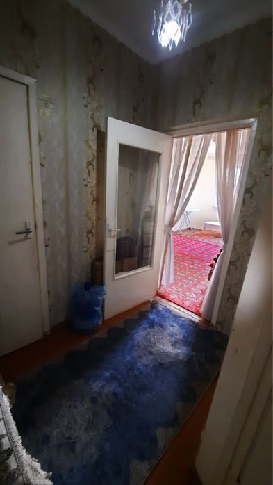 Чиланзар 15.  Продажа 1 комнатная 43 м2. Срочно