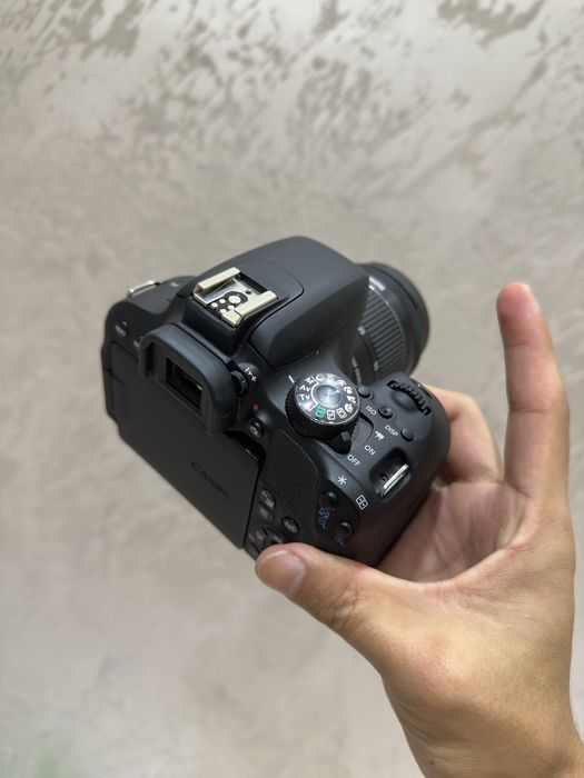 Canon Eos 800D СРОЧНО