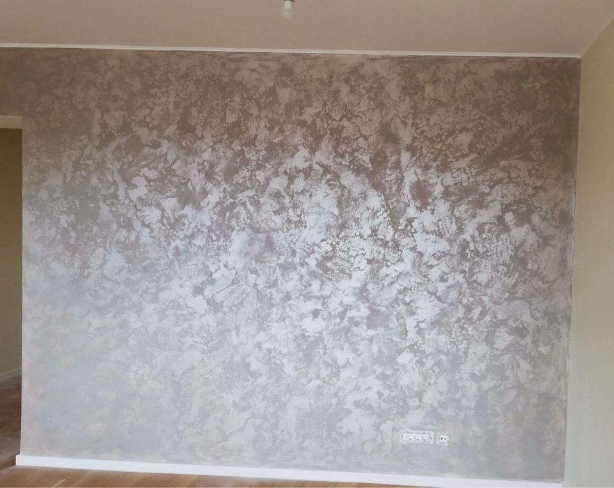 Aplic / decorez cu vopsea tip stucco decorativa