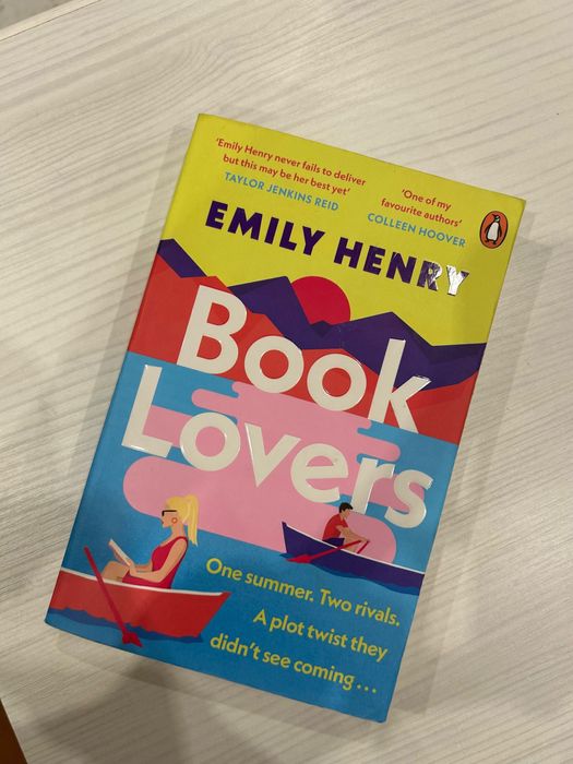 Продавам книги на английски език