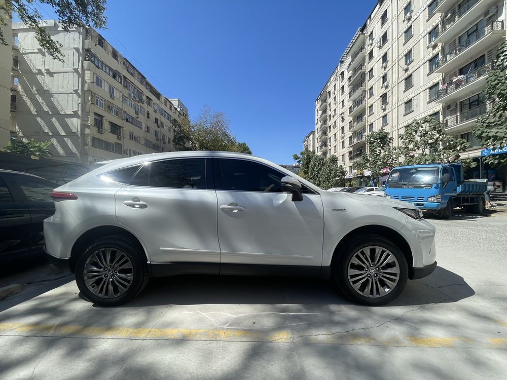 Продается Toyota Venza Hybrid XLE 2021 года