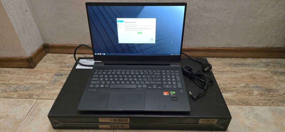 Лаптоп HP Victus 16-s0000nu 1TB | 32Ram | RTX 4060 | Ryzen 7 7840HS
