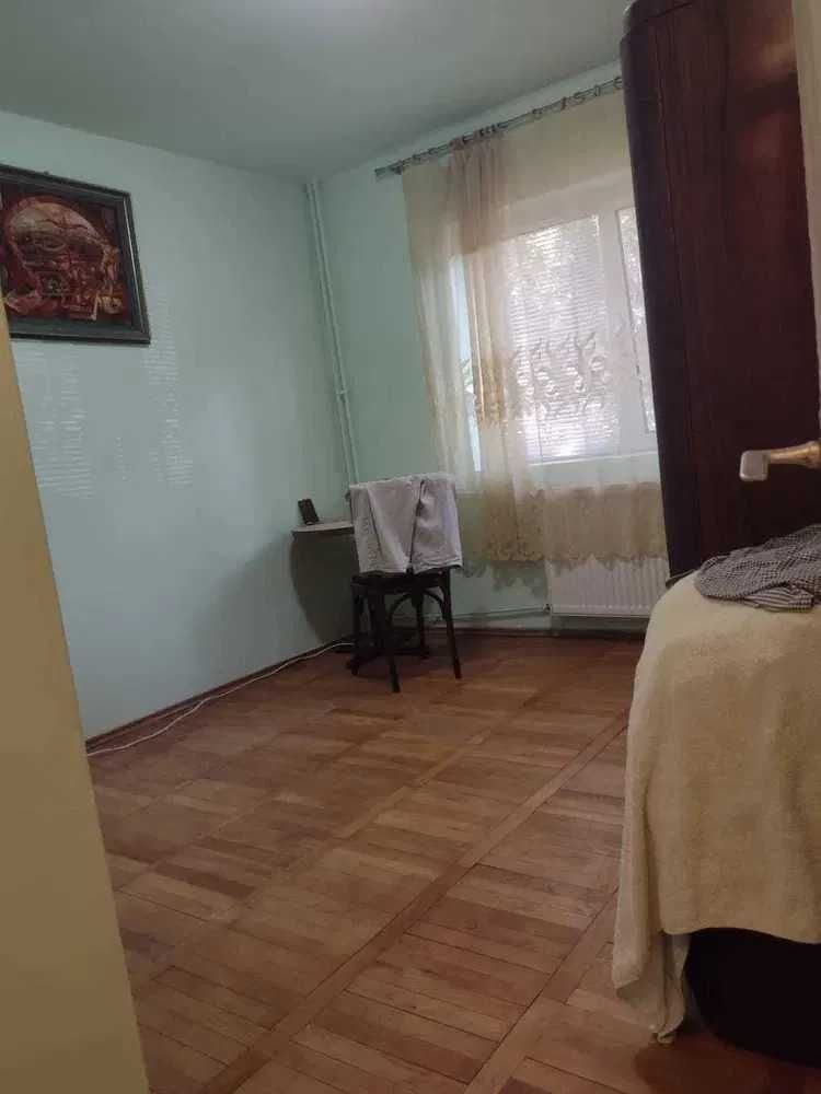 Apartament 4 camere - Decomandat - Mihai Bravu