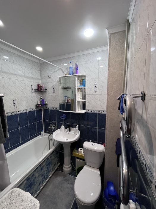 Продам 1 коммнатную квартиру в 11 микрорайоне