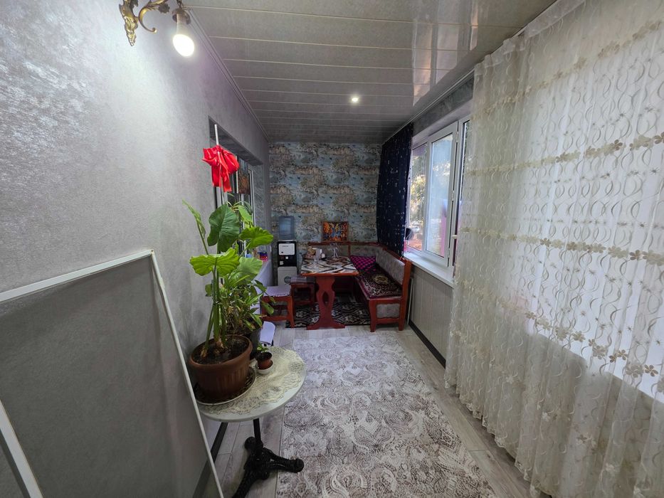 Продается 4-комнатная квартира с ремонтом и мебелью в Ак-Каваке