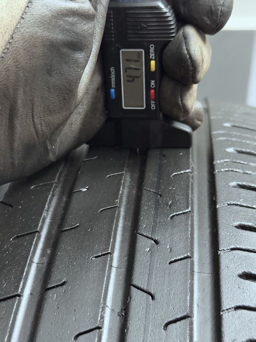 235/55R19 105V Continental