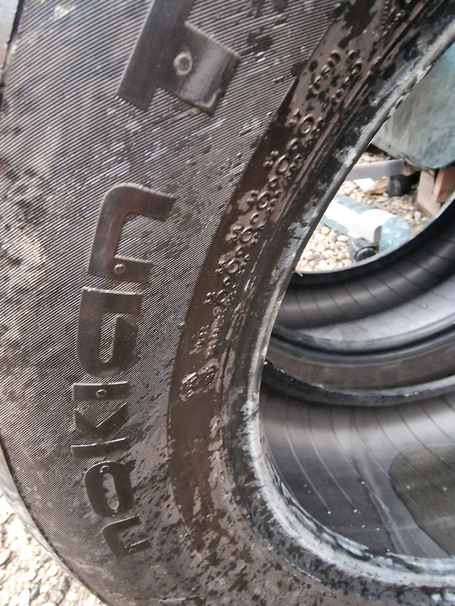 Anvelope 235/55R17 marca Nokian, DOT 2022