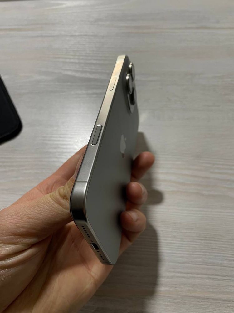 Iphone 16 pro Max 256 natural titan