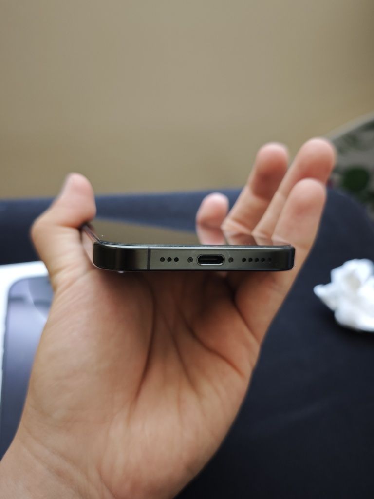 Iphone 16 pro 128gb black