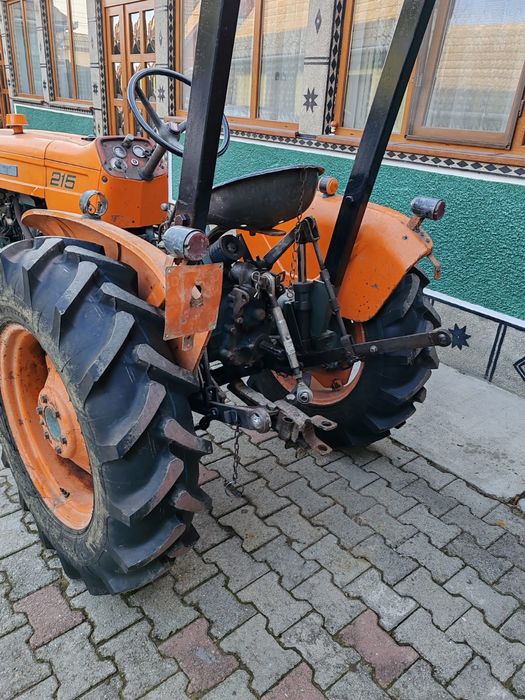 Tractor Fiat 215