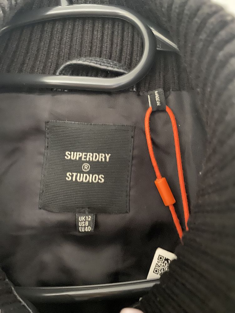 geaca superdry noua, cu eticheta