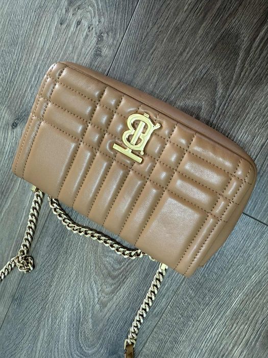 Продавам дамски чанти Burberry Zara , Mango