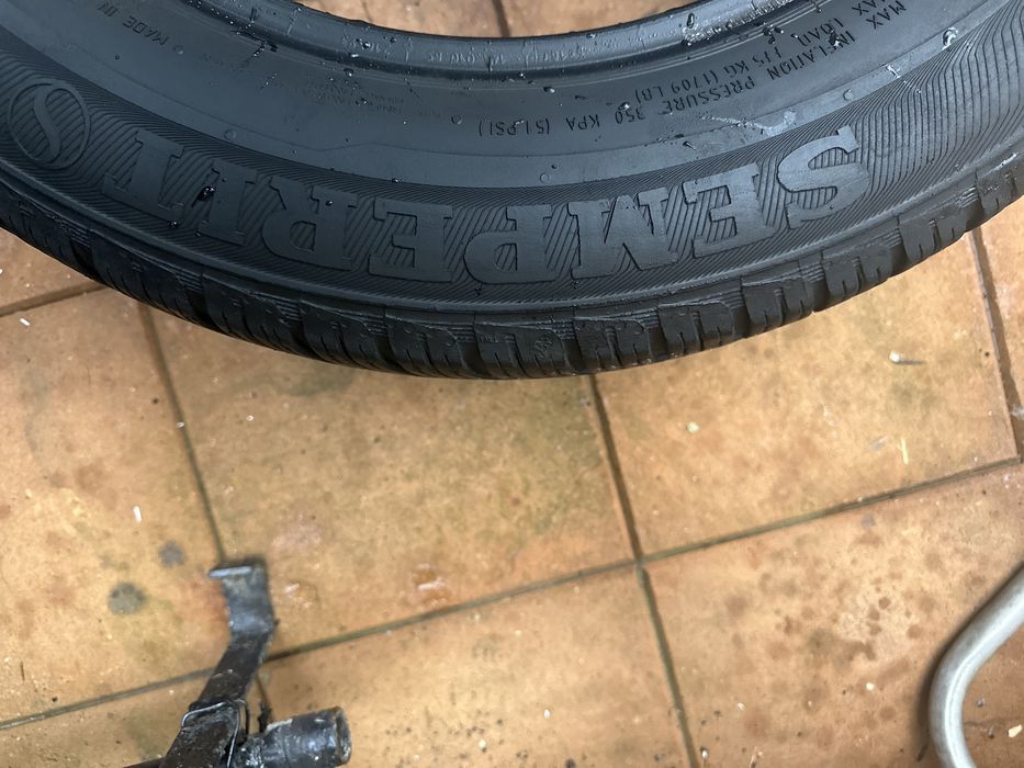 Cauciucuri iarna 215/60/16 Semperit