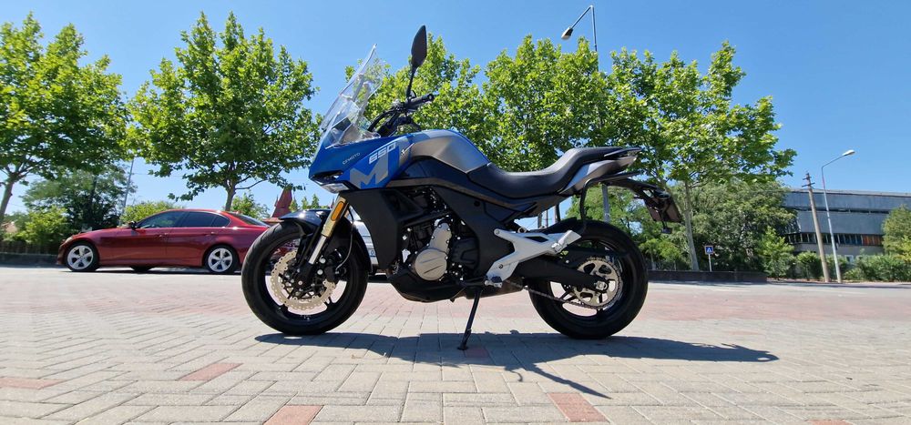 Motocicleta CFMoto 650MT august 2024. 4000km