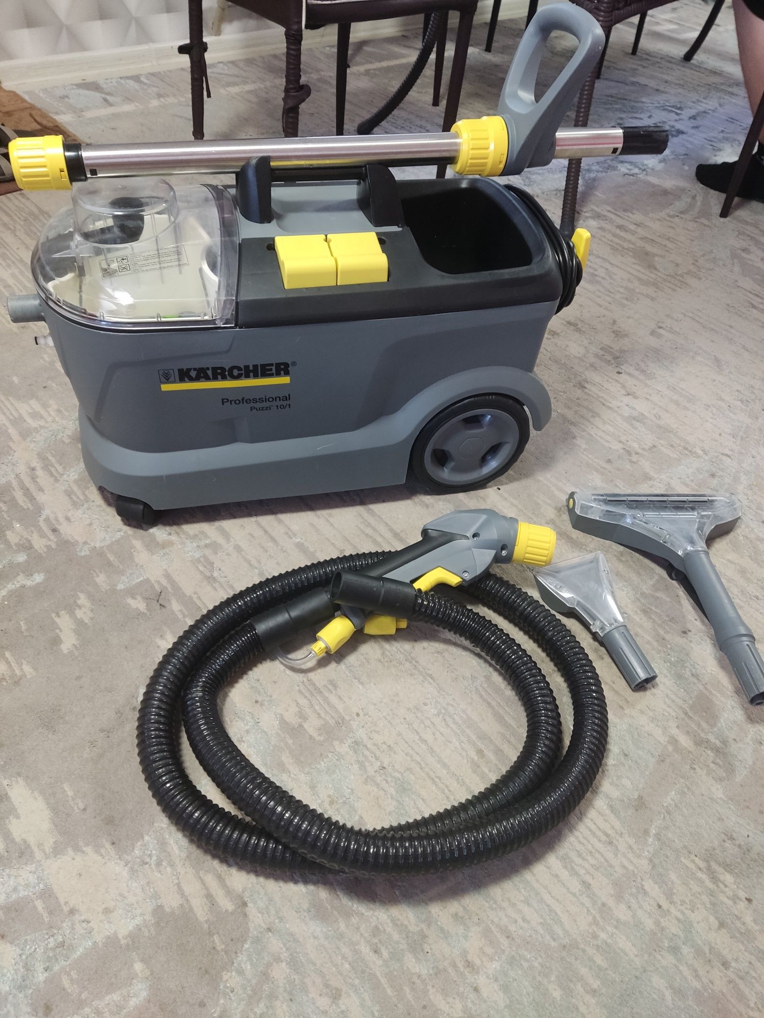 Продам моющий пылесос для химчистки KARCHER