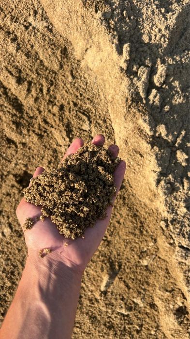 Nisip, piatră, balast, pământ