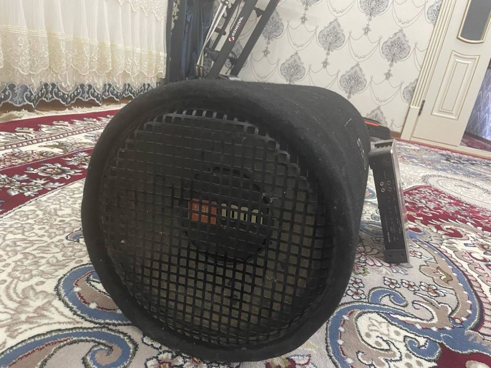 Jbl 1000 w sambufer usiliteli bilan