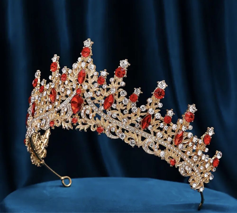 Coronita regala cu diamante rosii