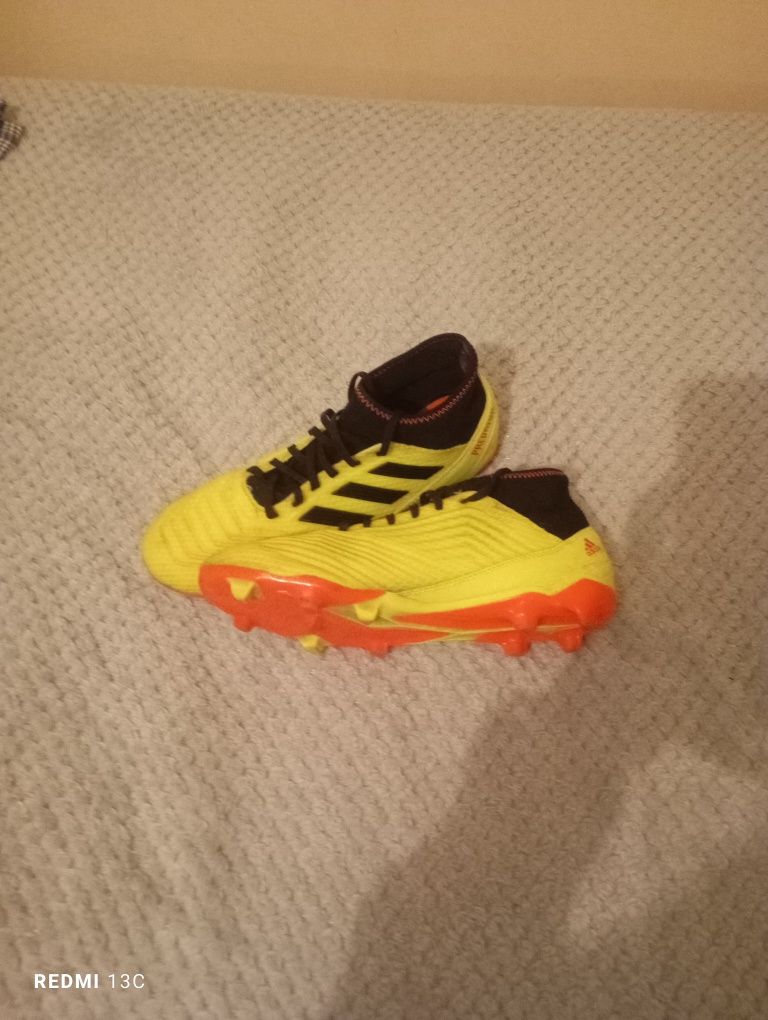 Обувки Adidas predator