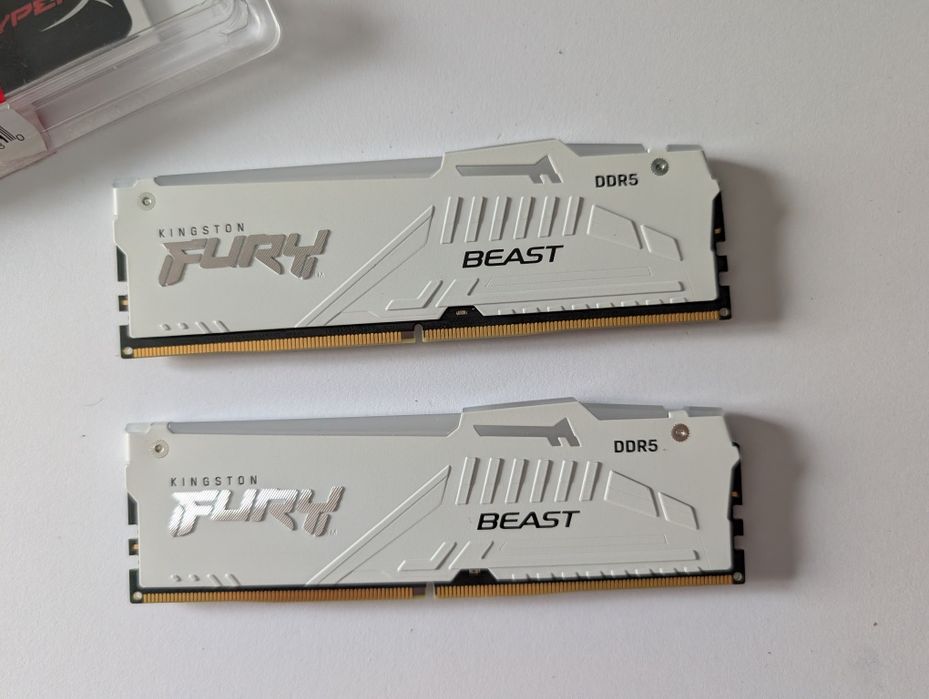Memorie RAM DDR5 RGB 32 GB ( 2 x 16 GB) Gaming Kingston KF560C40 WAK4-