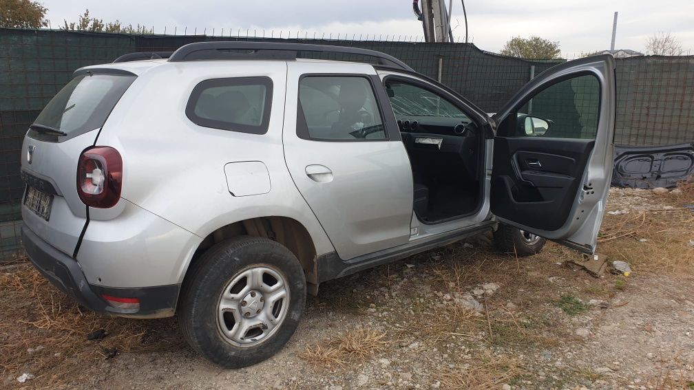 Dacia Duster avariat lovit