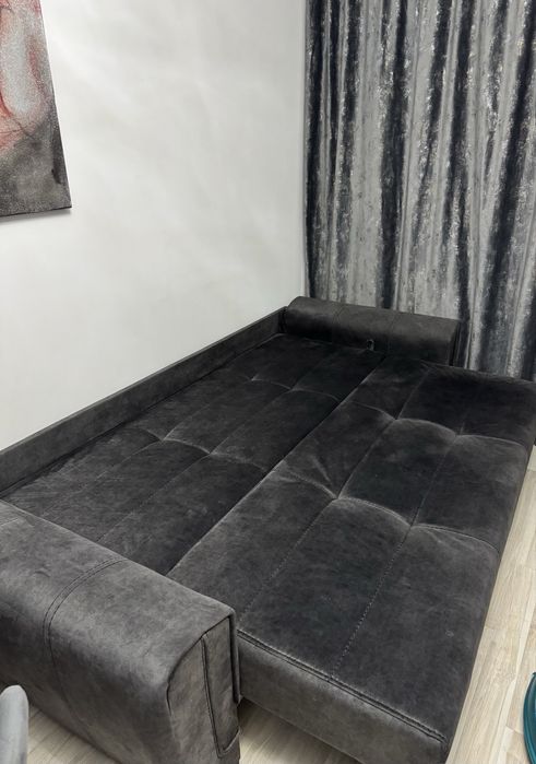 Canapea extensibila de catifea,model deosebit