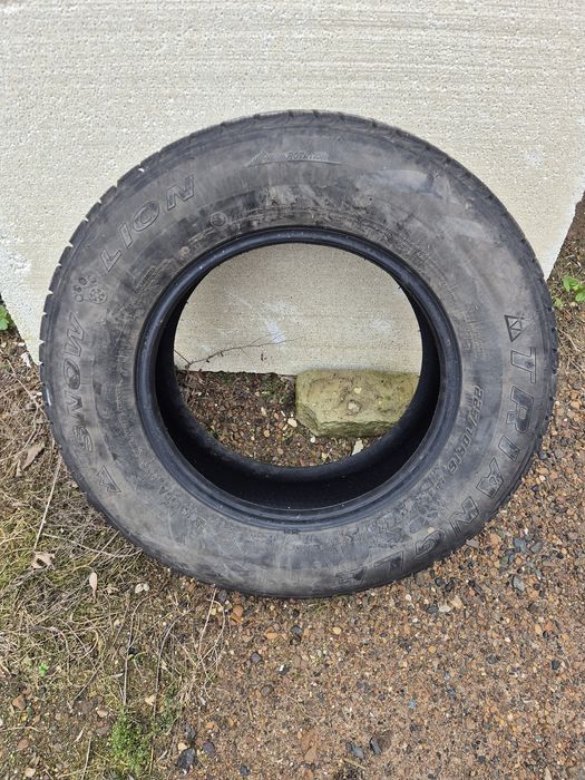 225/70/16  в хорошом состоянии липучка  Трянжл  4 шт