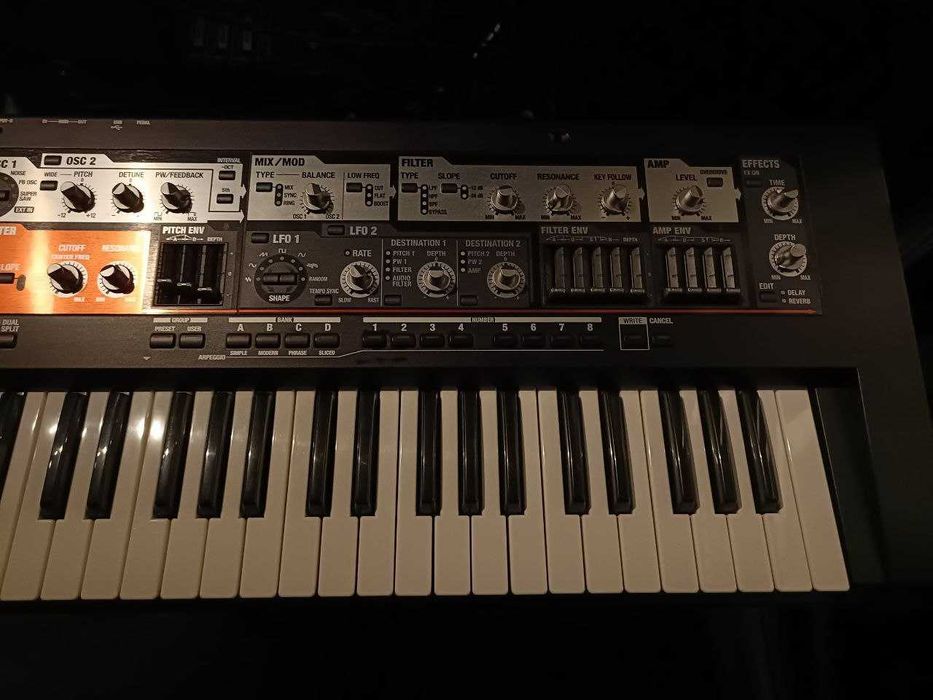 Vand Synth Roland SH-201