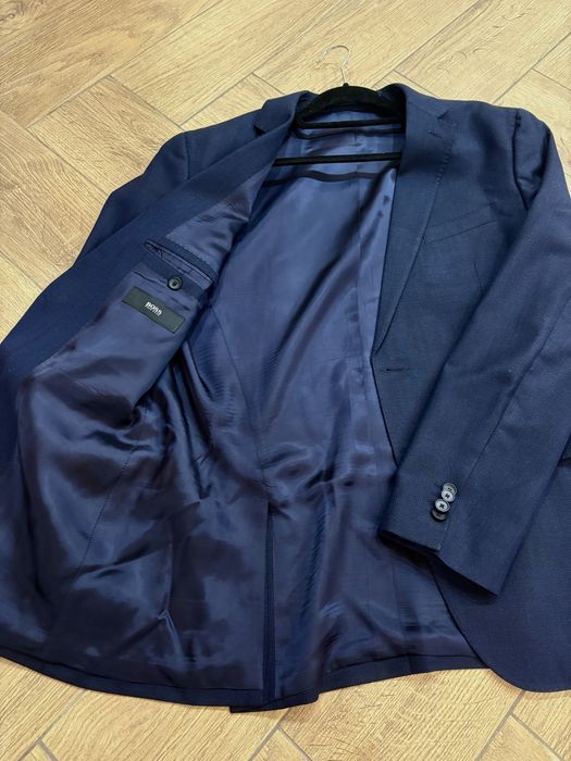 Тъмносиньо мъжко сако BOSS