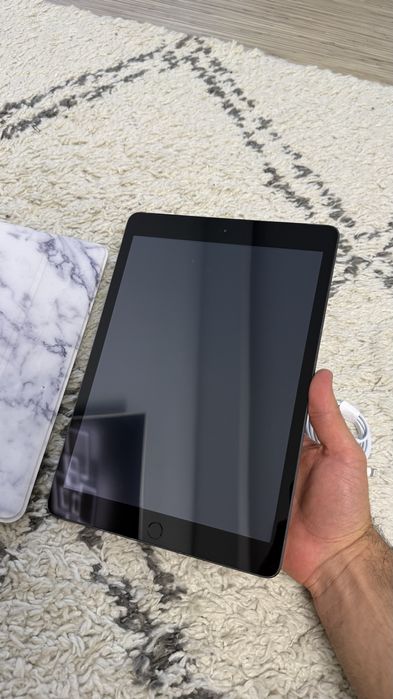 iPad 7th gen 128gb + cablu încărcare/ husă