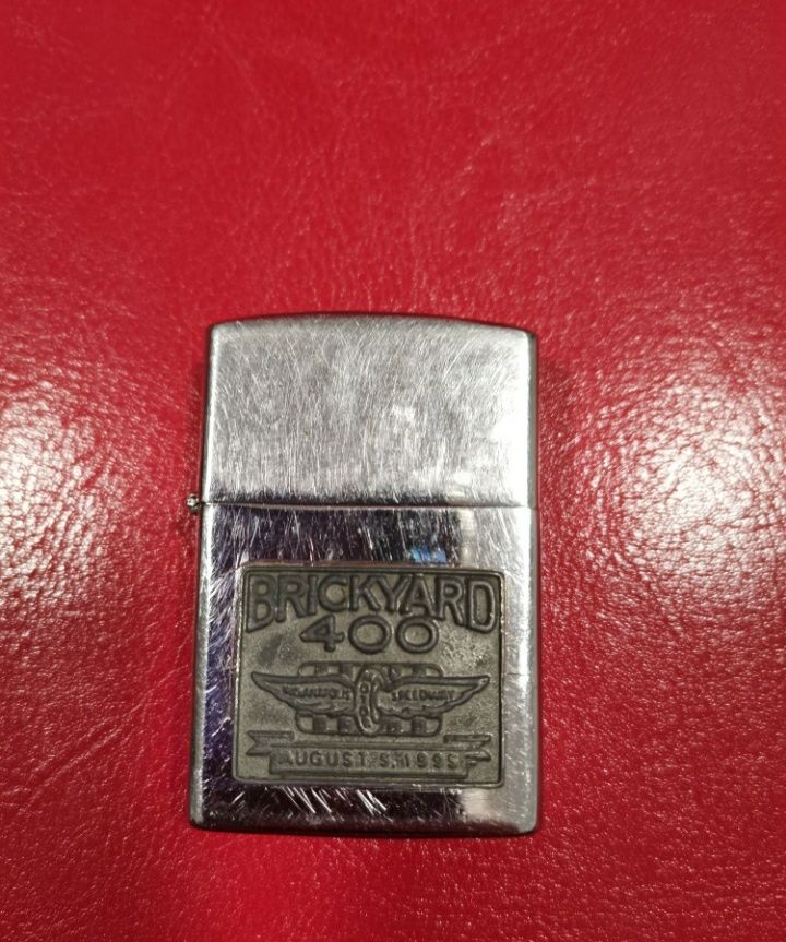 Bricheta Zippo Brickyard