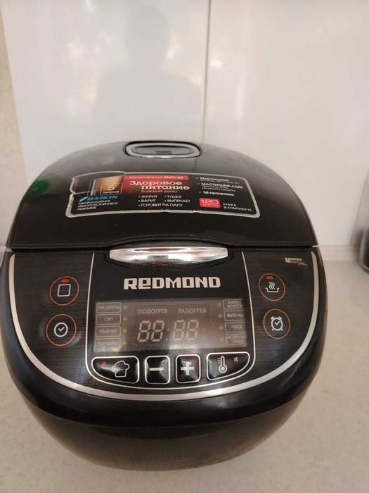 Продам мультиварку.