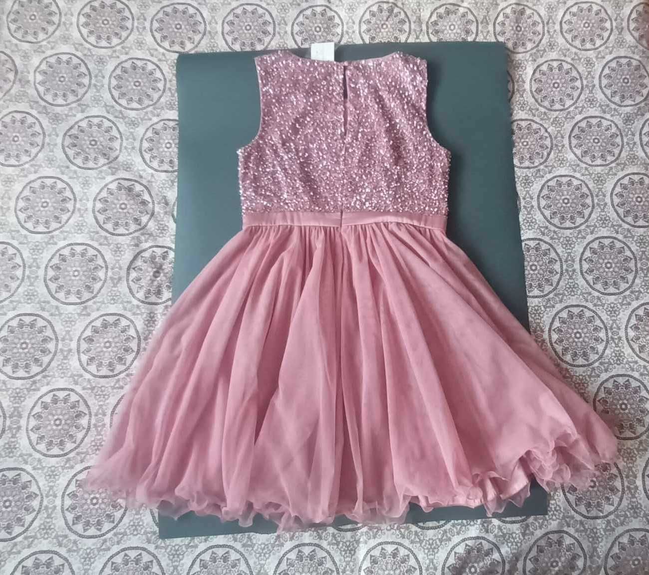 Розова Party рокля с пайети