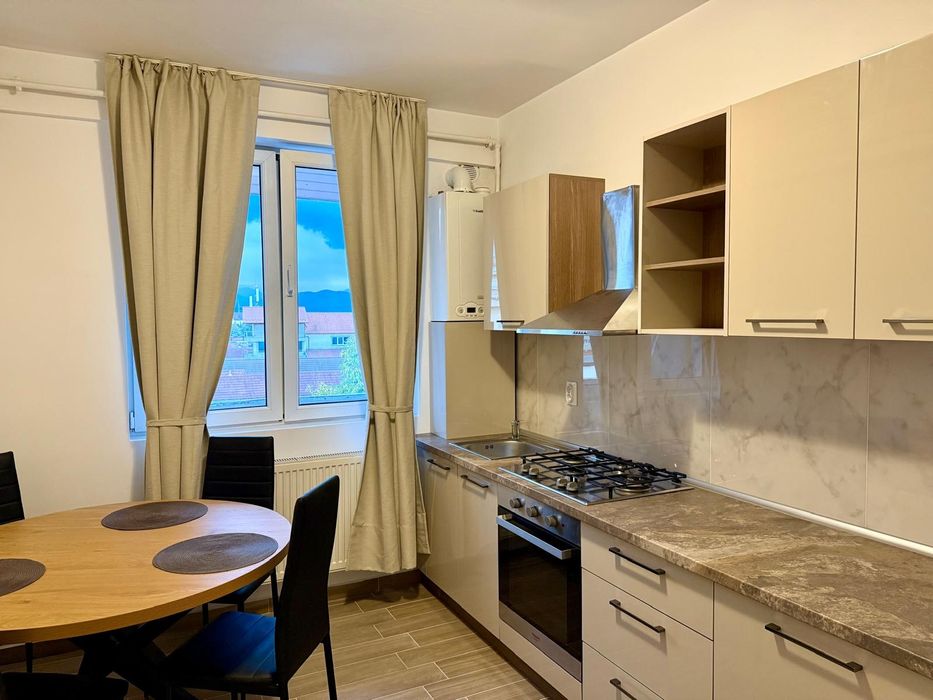 Vând apartament complet renovat, Calea Turnișorului, Sibiu